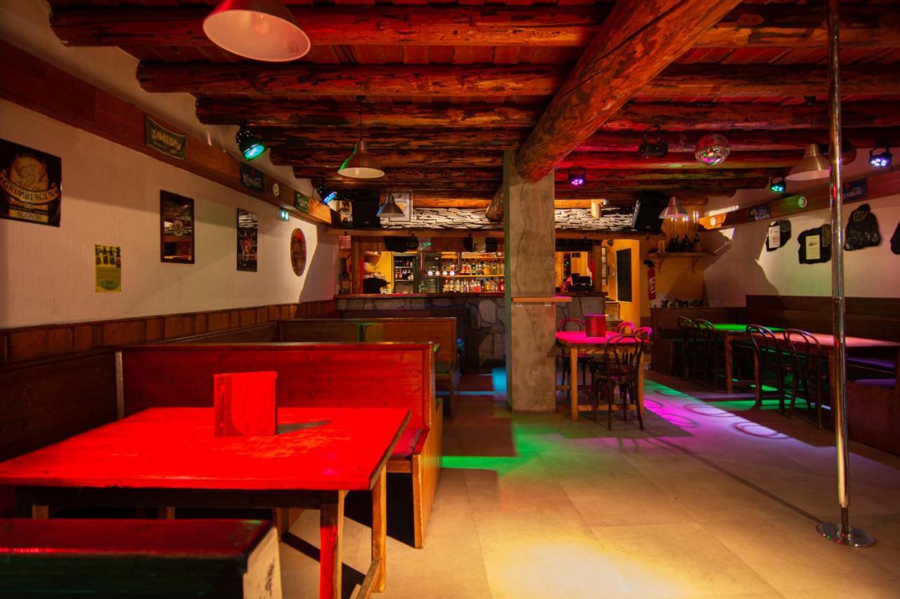 Chalet Hotel La Tarine Пезе-Нанкруа Екстер'єр фото